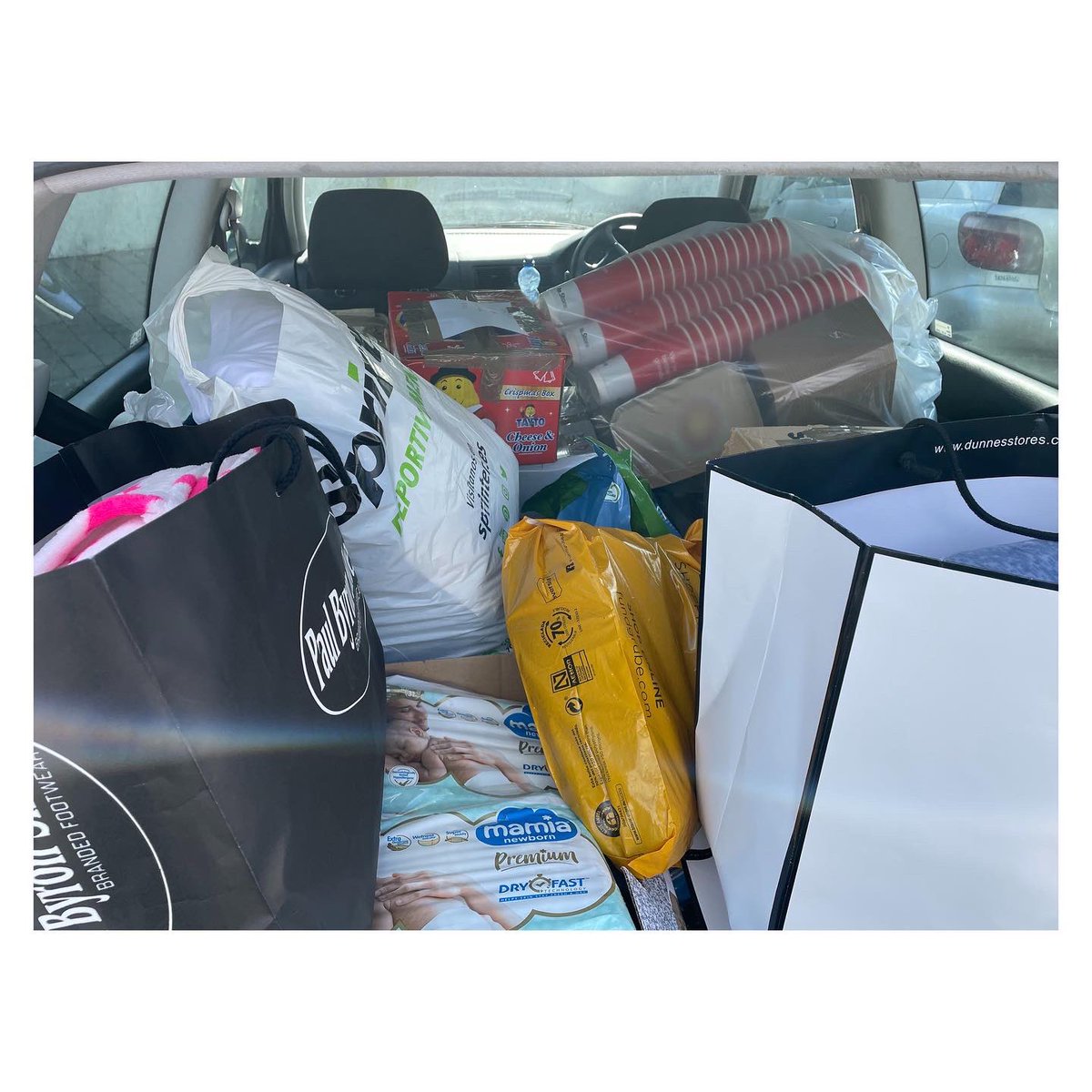 AontuWestmeath's tweet photo. Just sent over our first 2 carloads of donations for @DublinWOSP #support4ukraine via Cooney Kitchens.

I cannot express how humbled I am. Huge thank you to everyone who has and continues to donate, to my youth group packers and my drivers whom I gave 30 minutes notice to. 😬 https://t.co/Zz40wisAe9