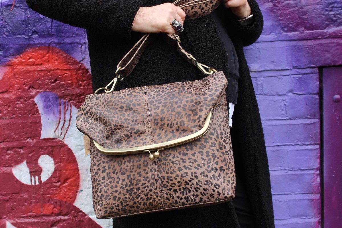 odilynchdesign's tweet photo. This is the Dublin clip bag in leopard print leather. Very spacious with a fold over style. Inside &amp; outside zip pockets  for extra security. Available in my shop in Camden or online https://t.co/g6sfAJe3eb

#CraftBizParty #OnlineCraft #handmade #shopsmallbusiness #etsyfinds https://t.co/2Dz5ZdVu2G