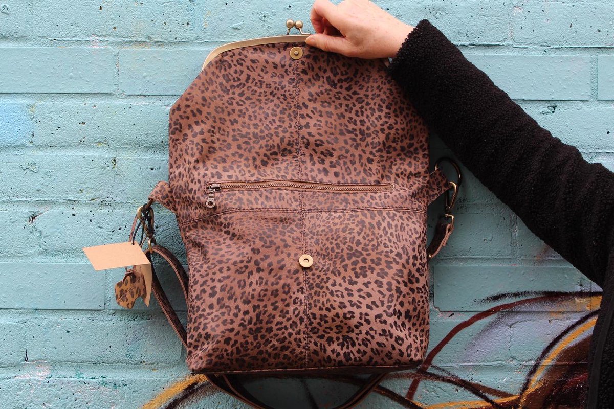 odilynchdesign's tweet photo. This is the Dublin clip bag in leopard print leather. Very spacious with a fold over style. Inside &amp; outside zip pockets  for extra security. Available in my shop in Camden or online https://t.co/g6sfAJe3eb

#CraftBizParty #OnlineCraft #handmade #shopsmallbusiness #etsyfinds https://t.co/2Dz5ZdVu2G