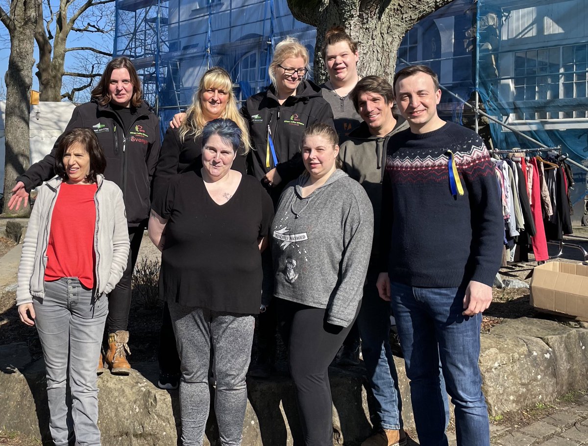 Ganze Nacht von ukrainischer Grenze 🇺🇦 bis Deutschland 🇩🇪 durchgefahren &amp; Kinder mit ihren Müttern aus Kiew bei Angehörigen in HH abgesetzt. Jetzt wieder zu 🏡 . Heute noch Verein „Bürger helfen Bürger“ besucht, der Ankunft Geflüchteter in meiner Heimat #Iserlohn vorbereitet.