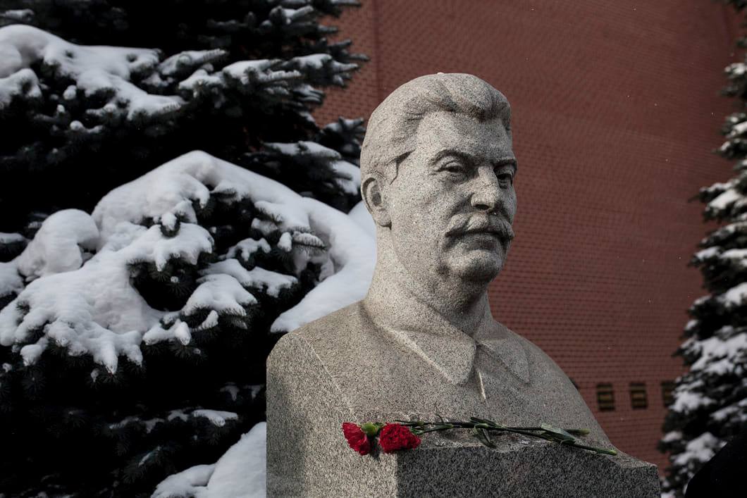В субботу, 5 марта, в связи с 69-й годовщиной со дня смерти И.В. Сталина, КПРФ и другие левые организации,   проводят Акцию памяти с возложением венков и цветов к его могиле у Кремлёвской стены.

Сбор участников: в 10.30 на Манежной площади у памятника Жукову.