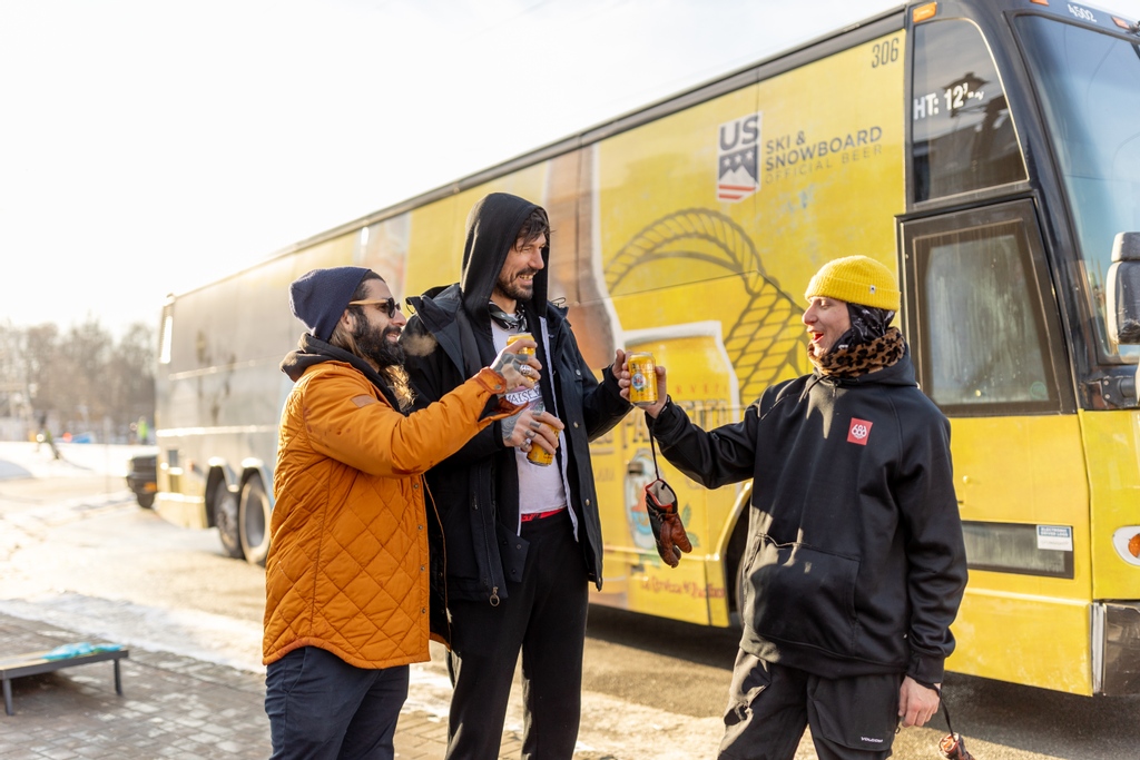 OvRride's tweet photo. Here's a proper @pacificobeer Cheers 🍻🍻🍻
To/From the Official #NYCSnowBus
Taking us To/From NYC↔️Mountains
#DONTMISSTHEBUS #OvRSnowBus ❄️🚌❄️
#DiscoverPacifico in NYC, in the mountains, or somewhere in-between!
https://t.co/jxkkujnpnl
#CervezaOfTheSlopes #AdventureIsInUS https://t.co/kuneccjF1V