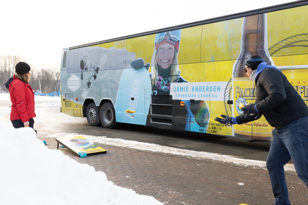 OvRride's tweet photo. Here's a proper @pacificobeer Cheers 🍻🍻🍻
To/From the Official #NYCSnowBus
Taking us To/From NYC↔️Mountains
#DONTMISSTHEBUS #OvRSnowBus ❄️🚌❄️
#DiscoverPacifico in NYC, in the mountains, or somewhere in-between!
https://t.co/jxkkujnpnl
#CervezaOfTheSlopes #AdventureIsInUS https://t.co/kuneccjF1V