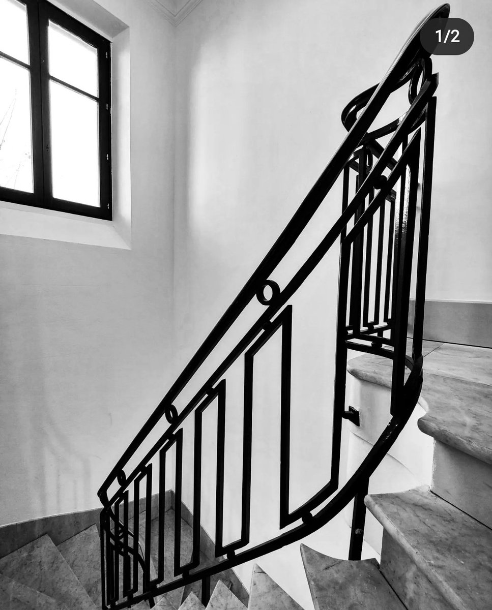 EtwTerp's tweet photo. Le garde-corps mathématique...
Musée des Cultures et du Paysage,
Hyères (Var) - Janv 2022
#mathartist #mathlover #artdeco #frise #ferforge #art #photomaths #hyeres #var
RV sur Instagram :
📸🖍️MATHS_ARTIST✏️🎨https://t.co/1OVKVNPI8n
@HyeresCulture https://t.co/pL2RXg5tST