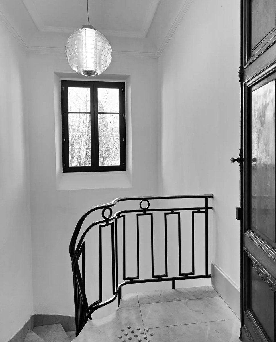 EtwTerp's tweet photo. Le garde-corps mathématique...
Musée des Cultures et du Paysage,
Hyères (Var) - Janv 2022
#mathartist #mathlover #artdeco #frise #ferforge #art #photomaths #hyeres #var
RV sur Instagram :
📸🖍️MATHS_ARTIST✏️🎨https://t.co/1OVKVNPI8n
@HyeresCulture https://t.co/pL2RXg5tST