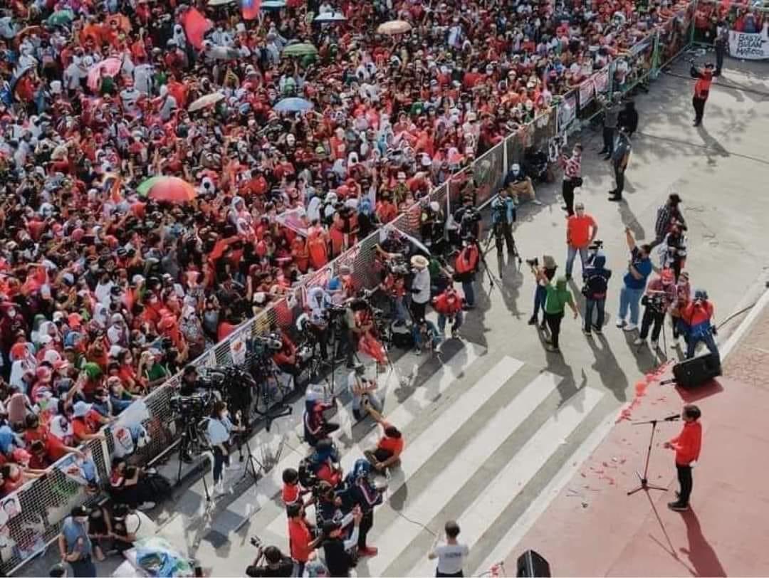 Ellie2947's tweet photo. MARAMING SALAMAT, SORSOGON!!!!

Mabuhay ang buong Uniteam BBM-Sara! Isang matagumpay na Proclamation Rally na naman! Maraming salamat sa oras na inilaan ng mga taga-Sorsogon! Mahuhay ang lahat!!!

Laging mayroong umagang kay ganda❤️💚 https://t.co/MJIxrB4tFm