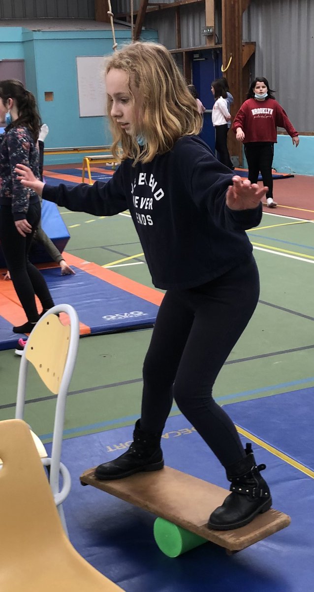 CM2BGuipavas's tweet photo. Une journée incroyable et riche en #émotions ! Hier jeudi 3 mars, nous étions dans la peau des #6es. @Ecole_College #connaissances #instructif @CcileRoze #enjoué #marrant #sonnerie #histoire #gentillesse @acrennes. Maïna et Joaquim 😁🏫📐📏🕛 https://t.co/NJk56863Uo