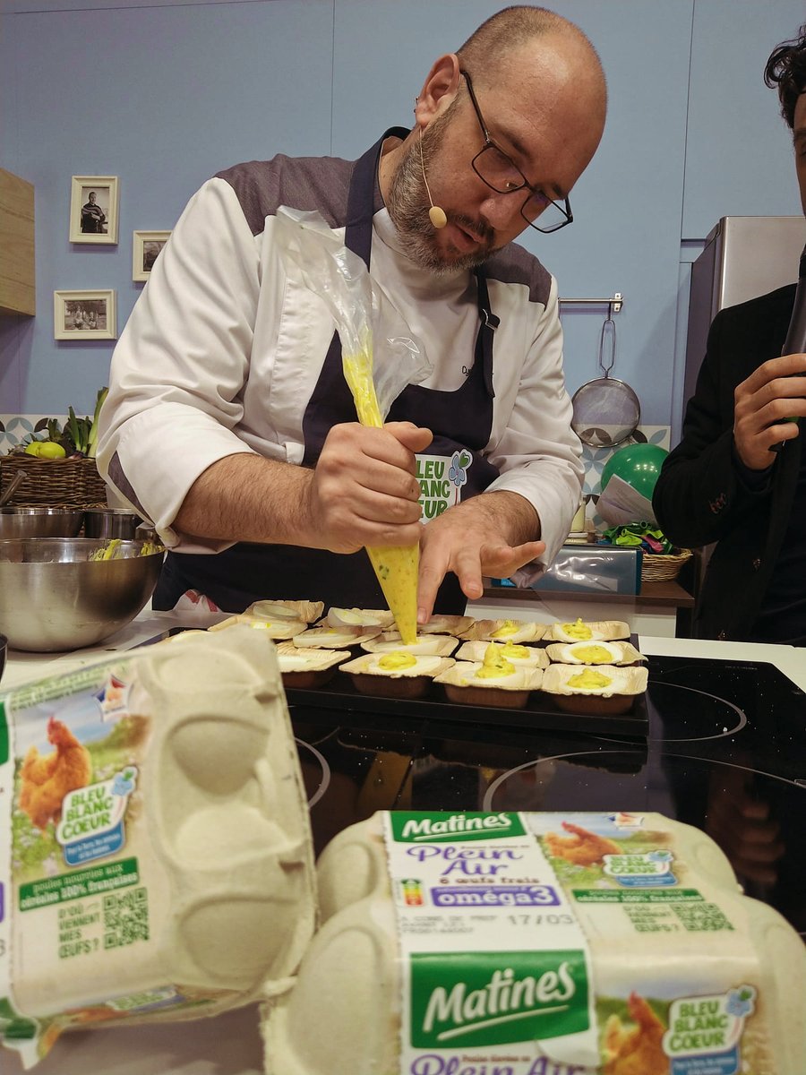 BleuBlancCoeur's tweet photo. 🥚 C'est dégustation d'#oeufs mimosa sur le stand #BleuBlancCoeur au #SIA2022 !
Vous choisissez quelle version ?
👉 Oeufs mimosa nature ? 🆚 Oeufs mimosa thon ?
Tout cela avec les oeufs #BleuBlancCoeur de marque #Matines ! #BBCauSIA https://t.co/fztZ7HSxKJ