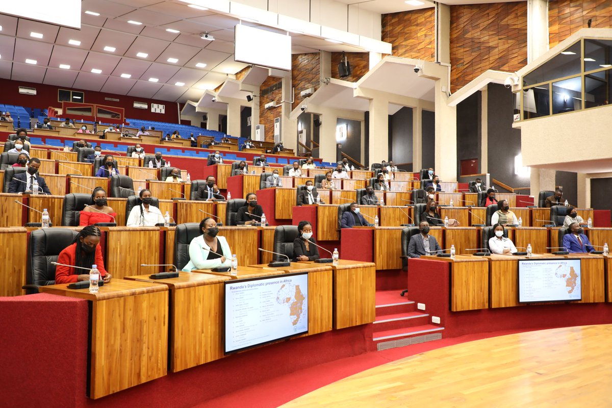 RwandaParliamnt's tweet photo. Today, students of Political Sciences Fac. @Uni_Rwanda visited the @RwandaParliamnt. They were lectured by senior staff of @RwandaCDeputies &amp; @RwandaMFA on the functioning of the Parliament and #Rwanda 's Foreign Affairs Policy. https://t.co/OLsmm6beby