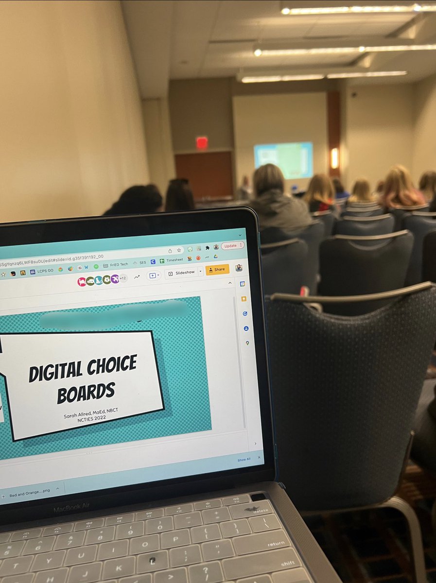 Day 2 of <a href="/ncties/">NCTIES</a> starting off strong with some Digital Choice Boards with <a href="/RockStarTchr/">Sarah Allred |-/</a> #NCTIES22