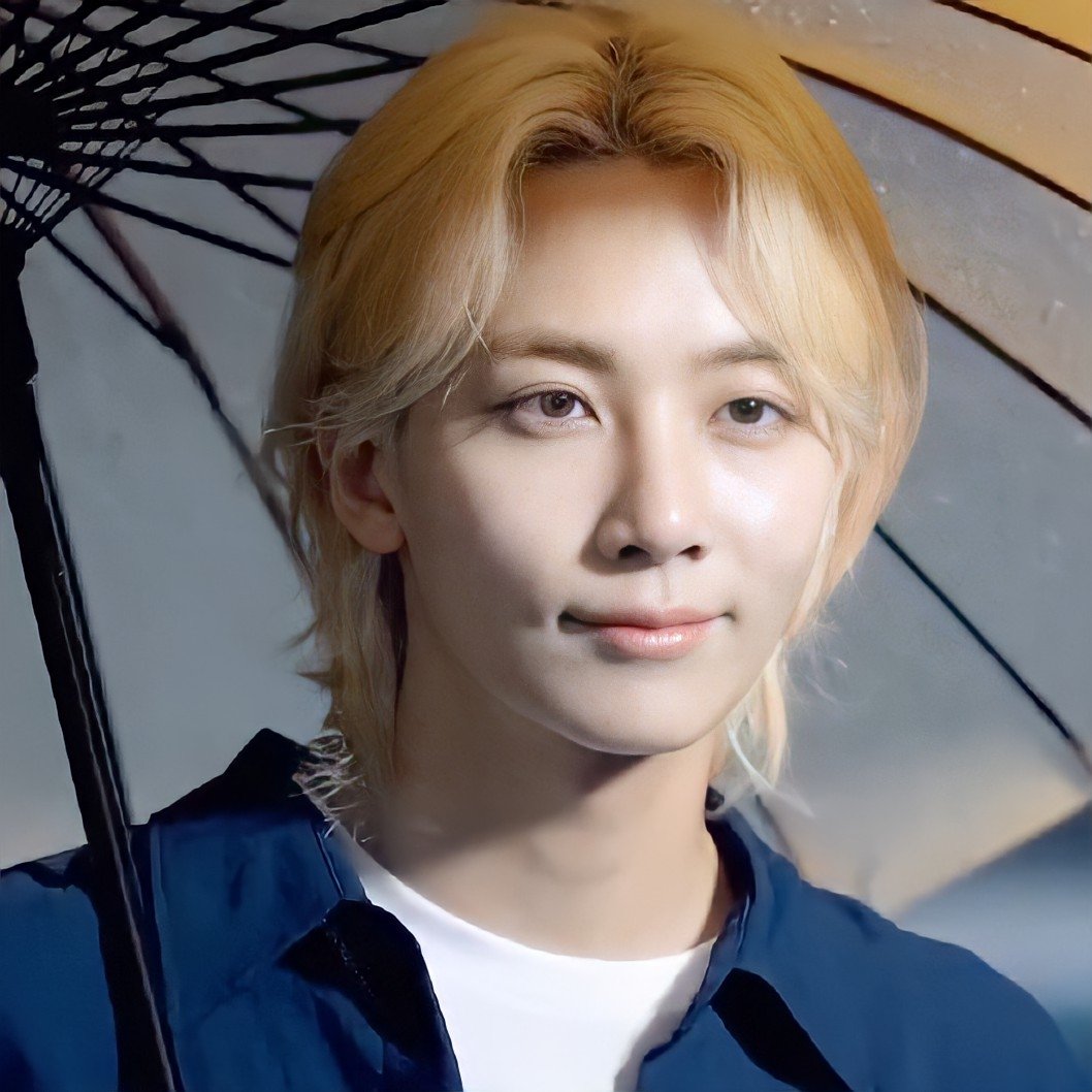 jeonghan is effortlessly the prettiest