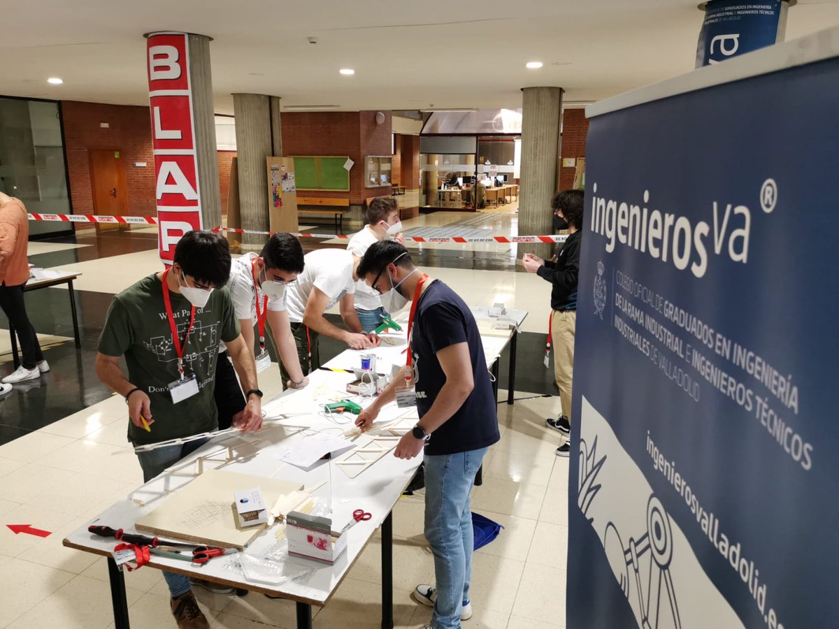 Esta mañana ha tenido lugar el proceso de construcción del VI Concurso de Grúas en la <a href="/EiiUVa/">Eii_UVa</a> 

Esta tarde a partir de las 18:30 os esperamos a todos para hacer las pruebas de carga y descubrir cuál es el equipo ganador🏆

Sortearemos una mochila de ingenierosVA 
¡Te esperamos!