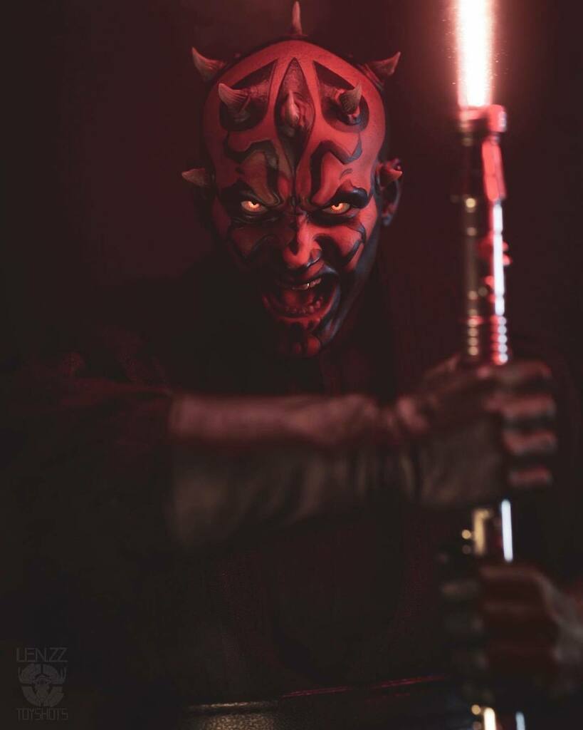 Slick shot of Maul from @lenzz_toyshots 🤘🏻 use #starwarstimeshow for features #darthmaul #starwarstoyphotography #hottoy instagr.am/p/CarqQ1YuHyx/