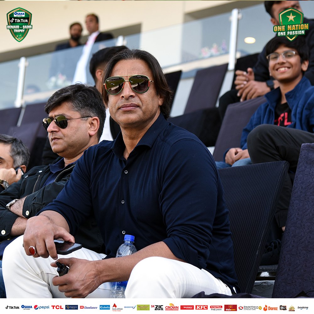 Rawalpindi Express <a href="/shoaib100mph/">Shoaib Akhtar</a> couldn’t miss the first game of the memorable Benaud-Qadir trophy.

#BoysReadyHain #PAKvAUS