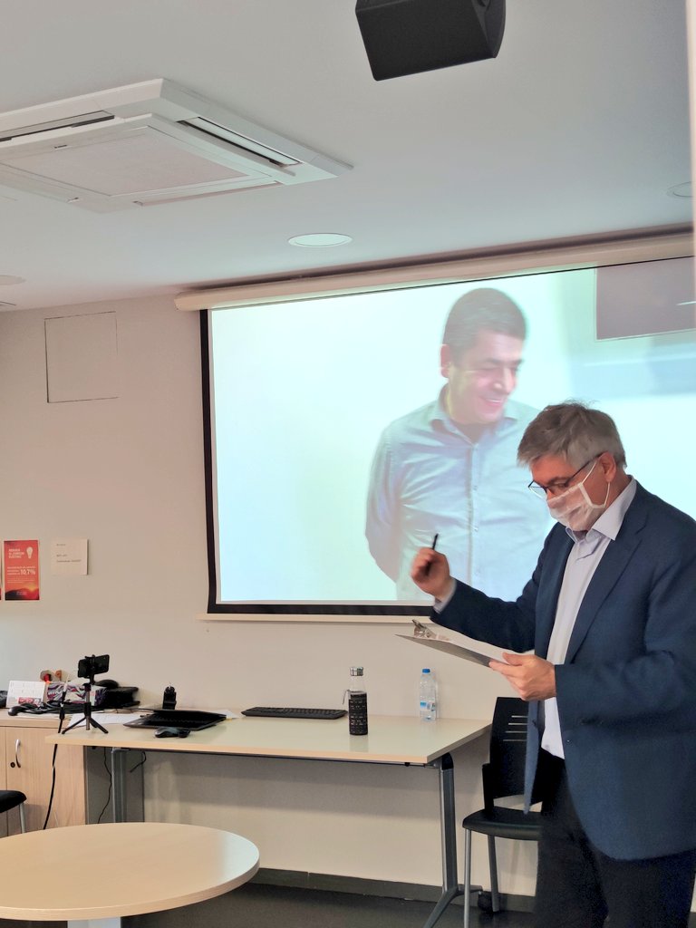 pereclavergrup's tweet photo. 📣Matí de #formació amb @JMBrugues i la direcció dels #ServeisSocials de @fundspereclaver per reforçar les habilitats comunicatives de l'equip i millorar l'impacte comunicatiu de la nostra activitat 👍🏻👏🏻 
Bon cap de setmana!

#Comunicació 🗣️ https://t.co/gtldSQhsiS