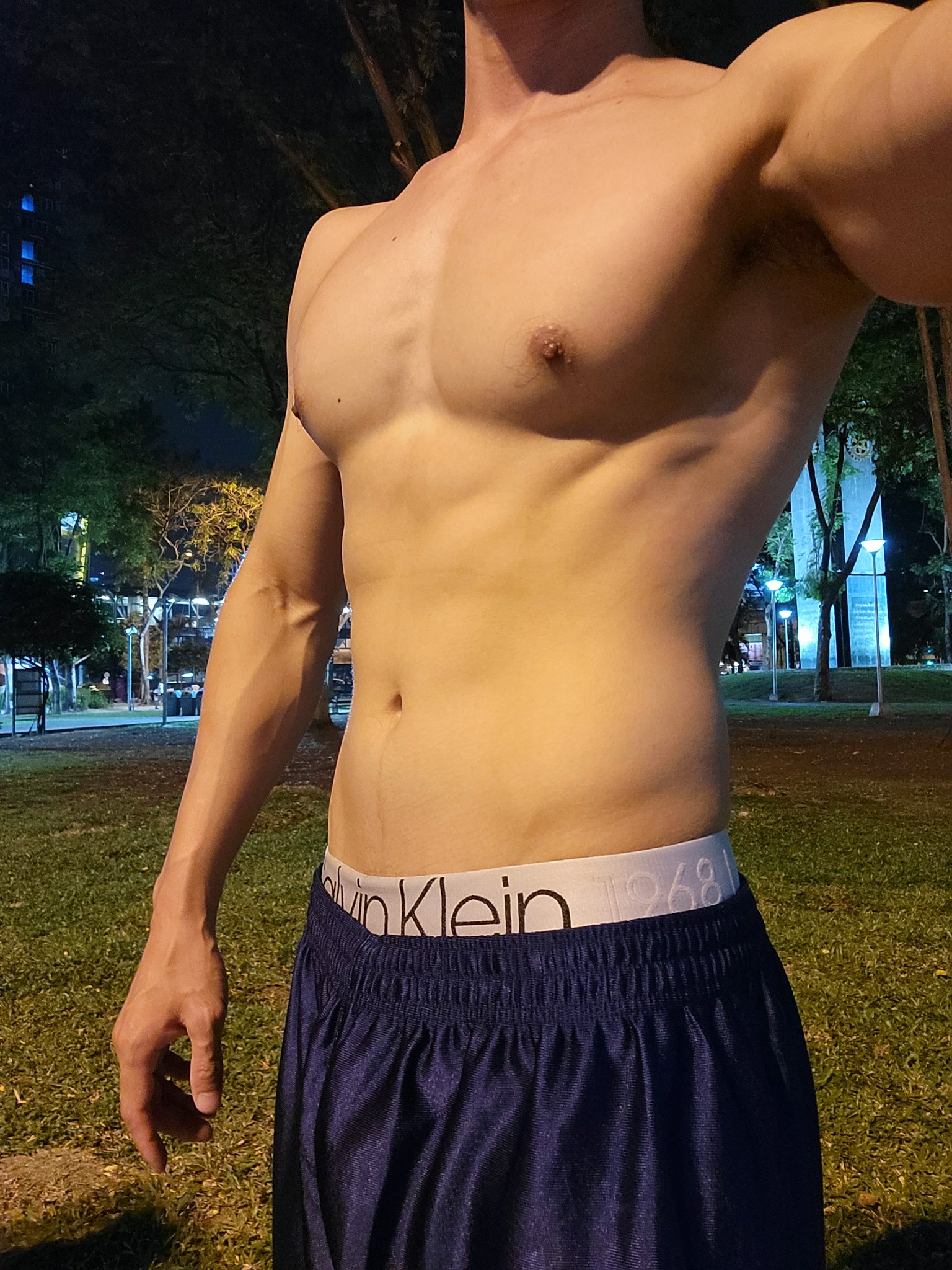 tk2123 on X: RT @SPjorse: สลิด เหนือยแล้ว .... อาบน้ำไปหาต้าวไหนดี  ขนมปังแผ่นหายไปไหนวะ 😢 t.cowrj2ICHsv1  X