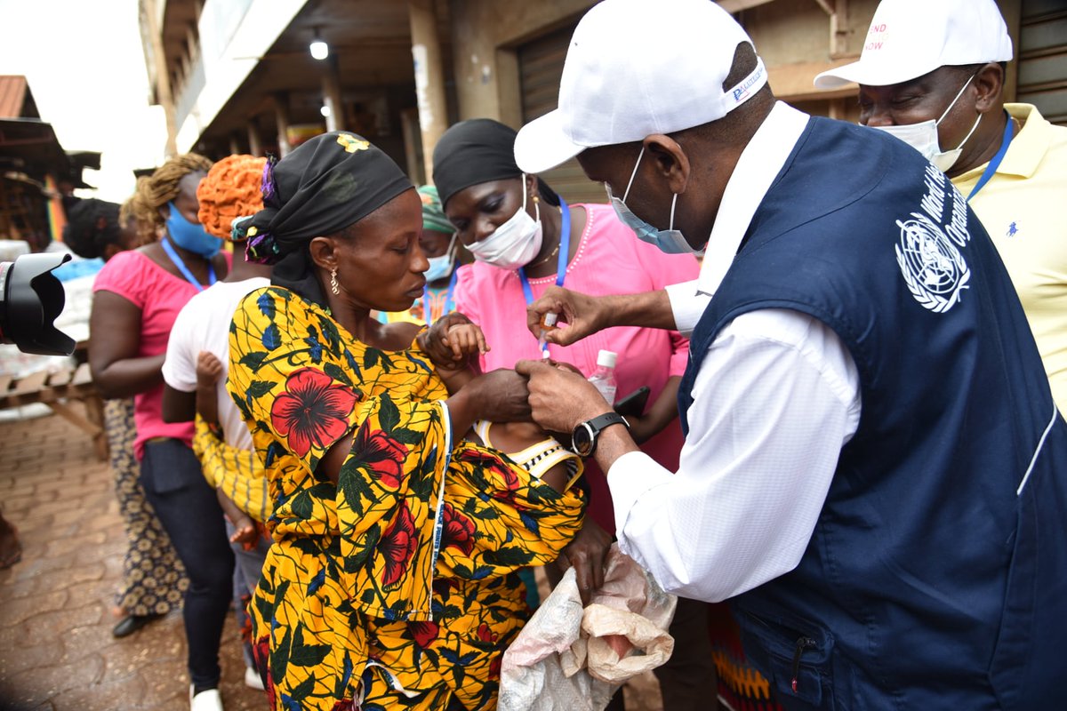oms_benin's tweet photo. Grâce à l’appui de l’ @oms_benin et de ses partenaires au Ministère de la Santé, le Bénin a mené en 2021 4⃣campagnes de masse de #vaccination #nVPO2, en réponse à la #poliomyélite dans les foyers #épidémiques. 🇺🇳🇧🇯 Merci à @gavi_fr @RotaryFR @WHOPolDirector @EndPolioNow https://t.co/TuQ8CB6gsK