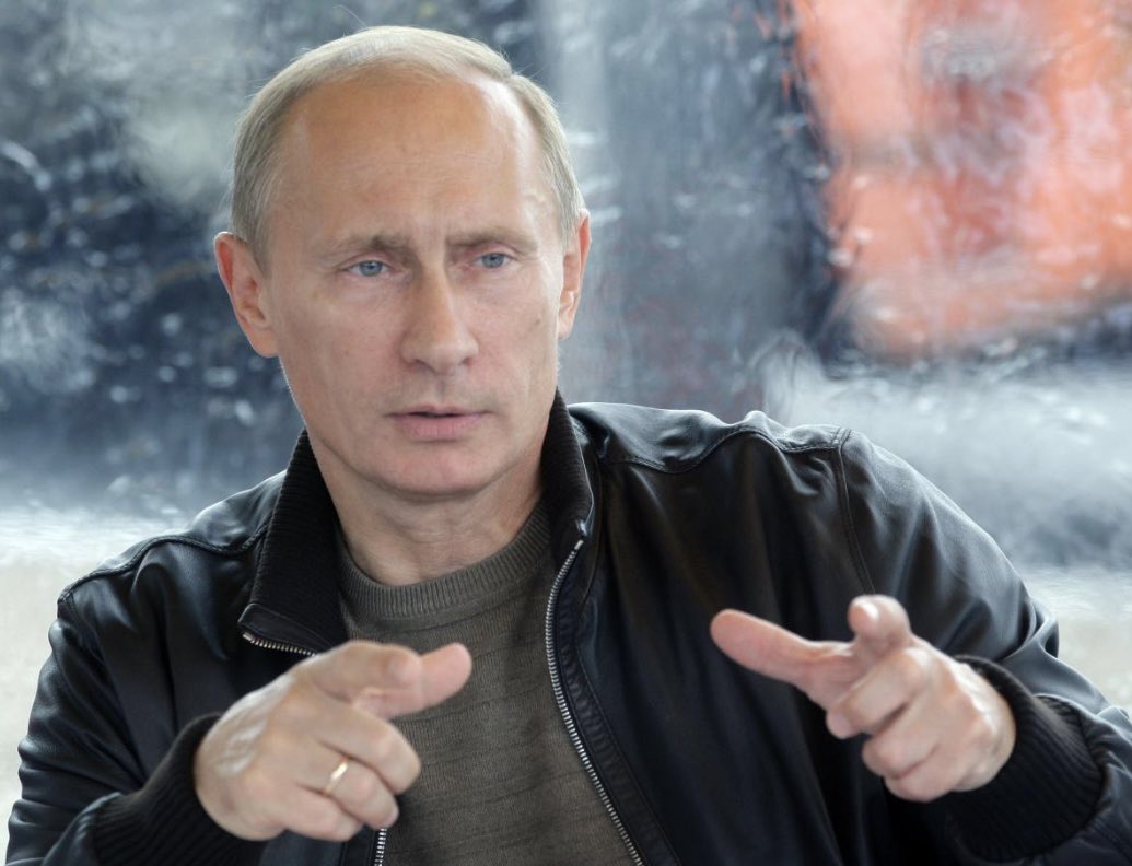 FriedGarlics's tweet photo. World News: As Zelenskyy’s world support and popularity grows, cool guy Putin still has one question” but how much can you squat bro?” #putinupweight #putin #Zelenskyy #UkraineRussianWar #ukraine #broworkout https://t.co/GyfPJb80kF