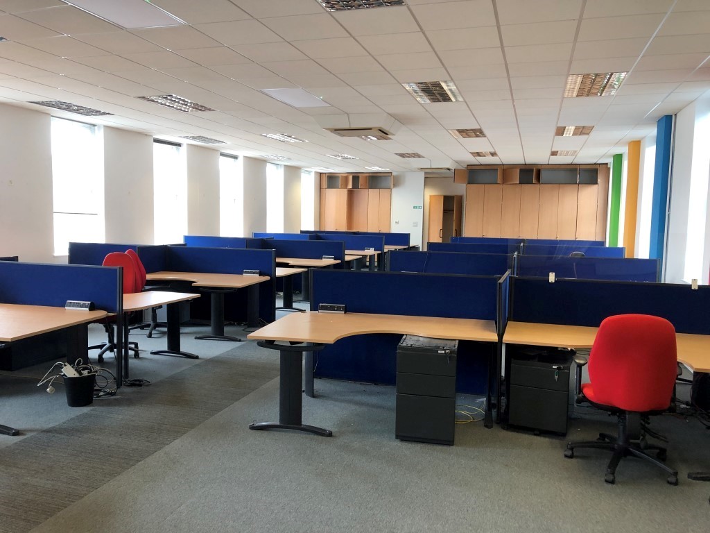 AR_Commercial's tweet photo. Great news to be able to confirm the letting of a 4,838 sq.ft office in #Berkhamsted to @OakmanInns as their new HQ. Tenant is moving in on Monday https://t.co/POSlx142Vb