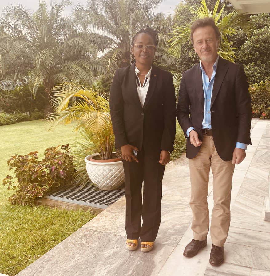 FondationManik's tweet photo. Entretien autour des élections des gouverneurs entre la sénatrice Madeleine Nikomba et Oliver Schnakenberg, ambassadeur allemand en #RDC.Pour l'Allemagne ���La femme politique congolaise a droit à une représentation équitable au sein des institutions nationales, provinciales...” https://t.co/s2UUdcUbON