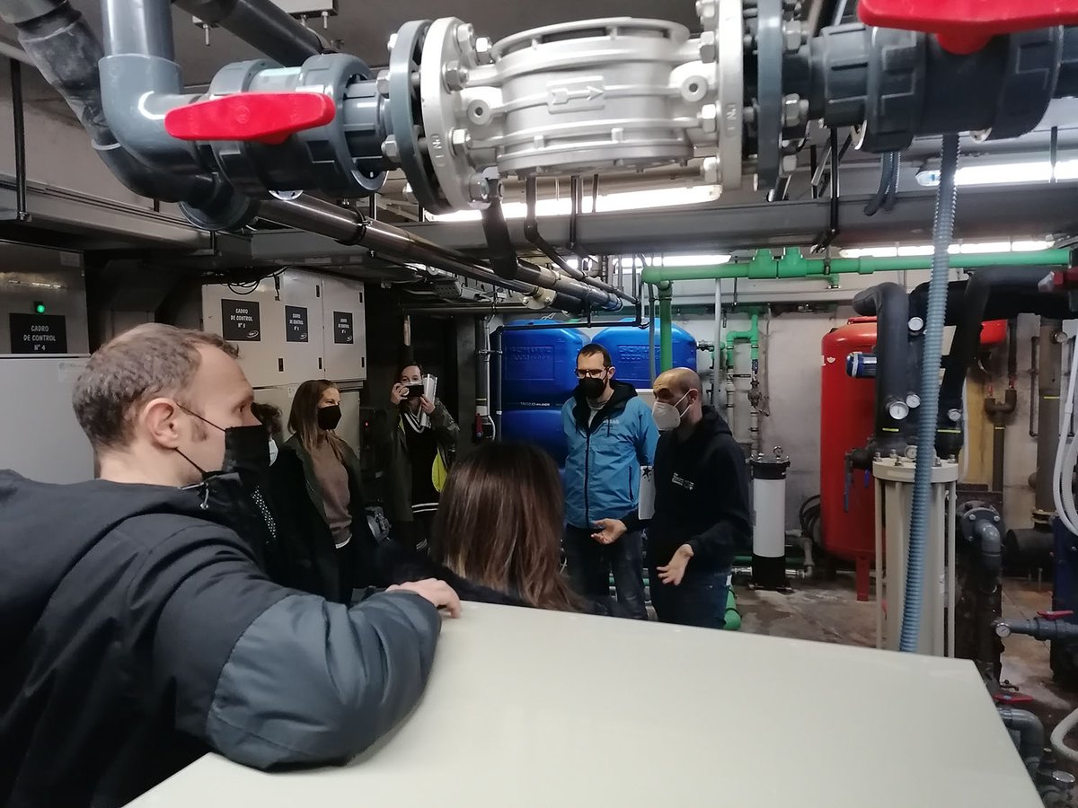 CIM_Uvigo's tweet photo. 😊 Abrimos as nosas portas a @PescanovaCorp #Cabomar e @PEREIRAenlared, empresas colaboradoras de @ConxemarOficial no marco do proxecto europeo #BAPSI. Un interesante encontro que demostra que o #CIM_UVigo pode ser un aliado estratéxico no sector do mar!💪
https://t.co/P2ViokvG20 https://t.co/1pi3NNm9gL