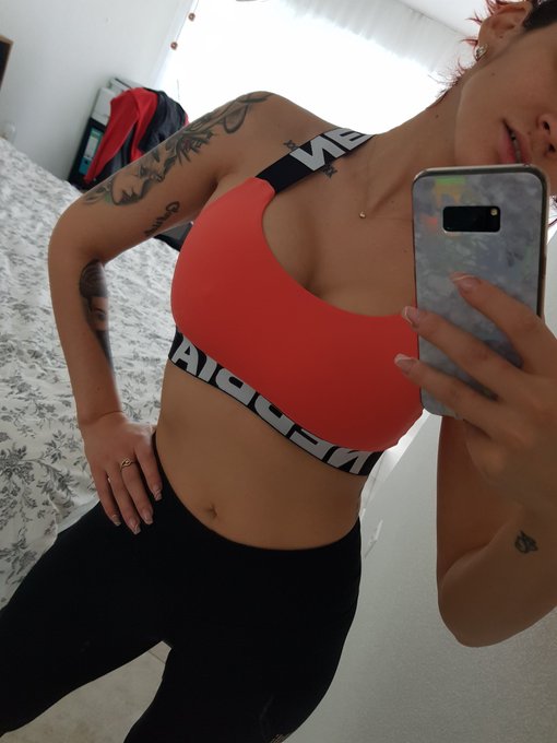 Stay fit! Back on Twitter! Soon New stuff on my personal official Website! Untill then, take care of<a href="/tag/newprofilepic"class="tags"><span>#newprofilepic</span></a>