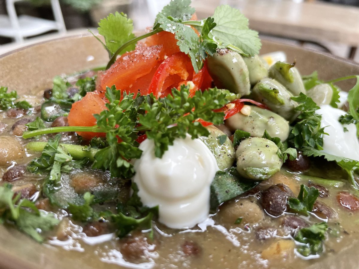 BrunswickCoffee's tweet photo. Via @Hodmedods &amp; the creative genius that is @CugannLaoch 😉😀 for this weekend only Hodmedod’s 6 bean Ful Madame’s with Wild Garlic, Tomatoes,Wild Garlic, Roasted Broad Beans and soft boiled Chilli drenched Hens Egg &amp; flat bread https://t.co/SWywMxycgy