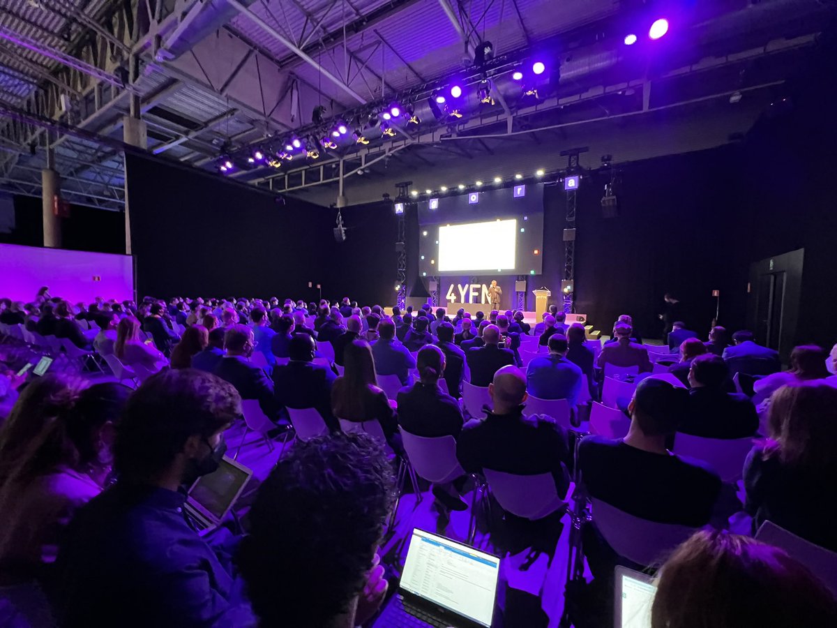 AnnaForastier's tweet photo. What are the 3 thing to scale in EdTech?
#1 To have a compelling proposition working better than in classroom
#2 Economics works?
#3 Can you compete global level?
Dr @ealmirall Professor @esade @KoldoEchebarria at @MWCapital #MWC22 #FYFN https://t.co/7c98X3Gsj4