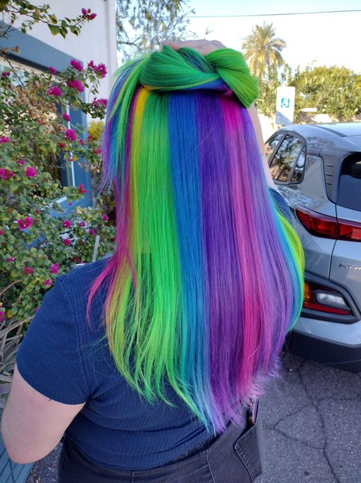 My new hair is giving me life ✨ #mermaidhairsalonaz https://t.co/itSIMGtRNk<a href="/tag/mermaidhairsalonaz"class="tags">#mermaidhairsalonaz</a>