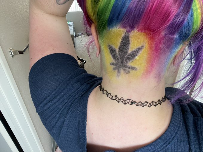 My new hair is giving me life ✨ #mermaidhairsalonaz https://t.co/itSIMGtRNk<a href="/tag/mermaidhairsalonaz"class="tags">#mermaidhairsalonaz</a>