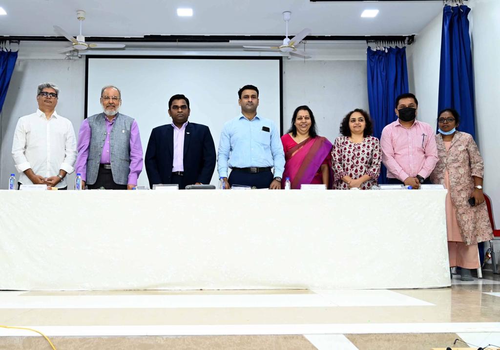 Rnetism's tweet photo. We conducted the session "Cyber Crime, Cyber Bullying - A Danger Zone" on Mar 3rd, 2022 at the Ramniranjan Jhunjhunwala College of Arts, Science and Commerce at the Dept. of BMS - Kshitij.
.
.
#ResponsibleNetizen #ResponsibleNetism #internationalwomanday #womenday #womanday https://t.co/blM2IuYLIX