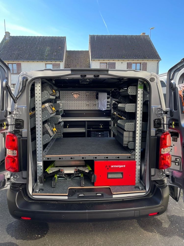 On est encore ébloui par l’aménagement de Technic chaleur  😍😍

✅Configurez le vôtre ici : bit.ly/3txKZcm

#aménagementdevehicules #vehiculeatelier #vehiculeutilitaire #ateliermobile #fourgon #fourgonnette #bottsmartvan #worksmartbott