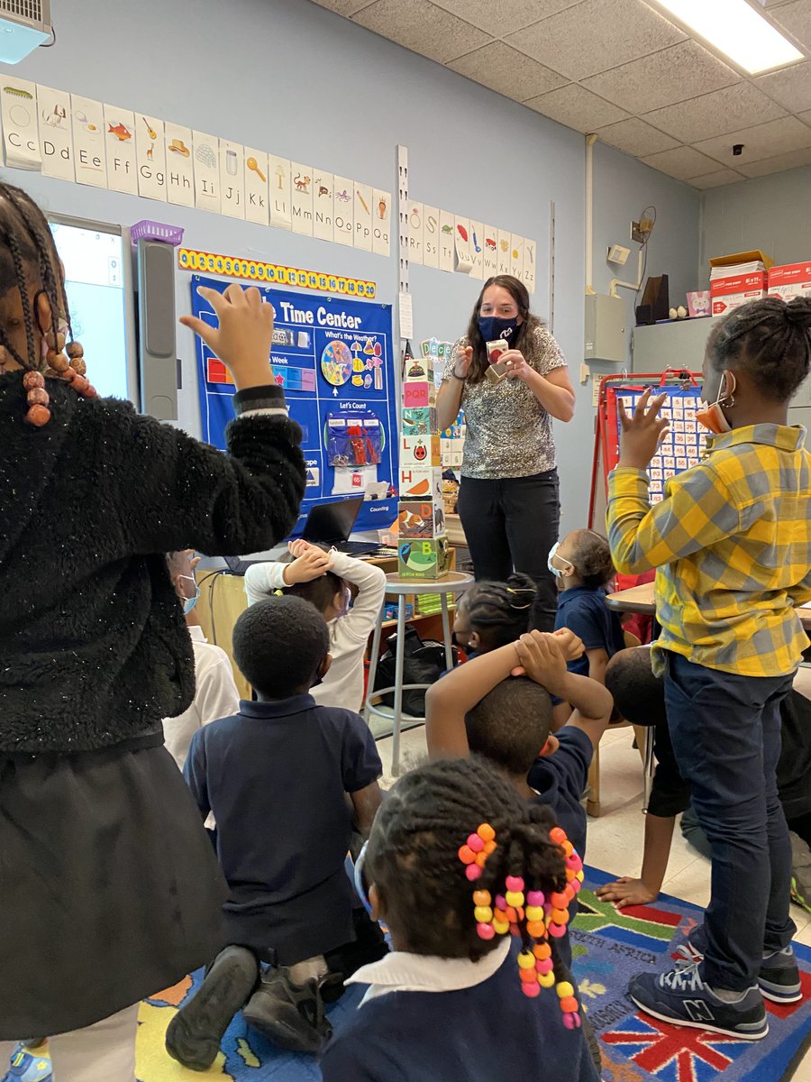 RCSDFoundations's tweet photo. Comparative, and superlative, language enrichment at Montessori Academy. The engagement is palpable as students rise to their knees and most are standing by the end of the lesson! @RCSDNYS @LCMLessons @RcsdSpeech @amytata2 @KalaniAmy https://t.co/HHtkvldBwS