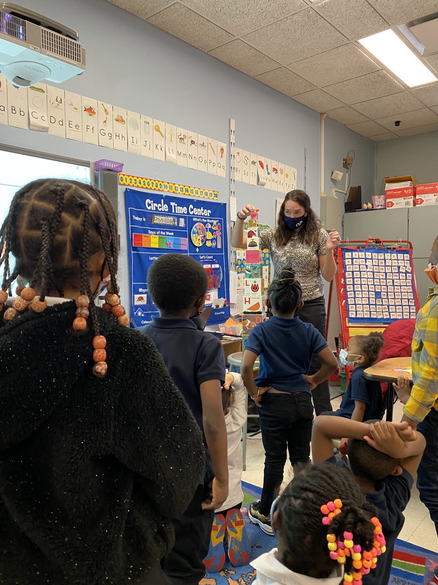 Comparative, and superlative, language enrichment at Montessori Academy. The engagement is palpable as students rise to their knees and most are standing by the end of the lesson! <a href="/RCSDNYS/">Rochester City School District</a> <a href="/LCMLessons/">Dr. Lesli Myers-Small</a> <a href="/RcsdSpeech/">RCSD Speech/Language Department</a> @amytata2 <a href="/KalaniAmy/">Amy Maloy</a>