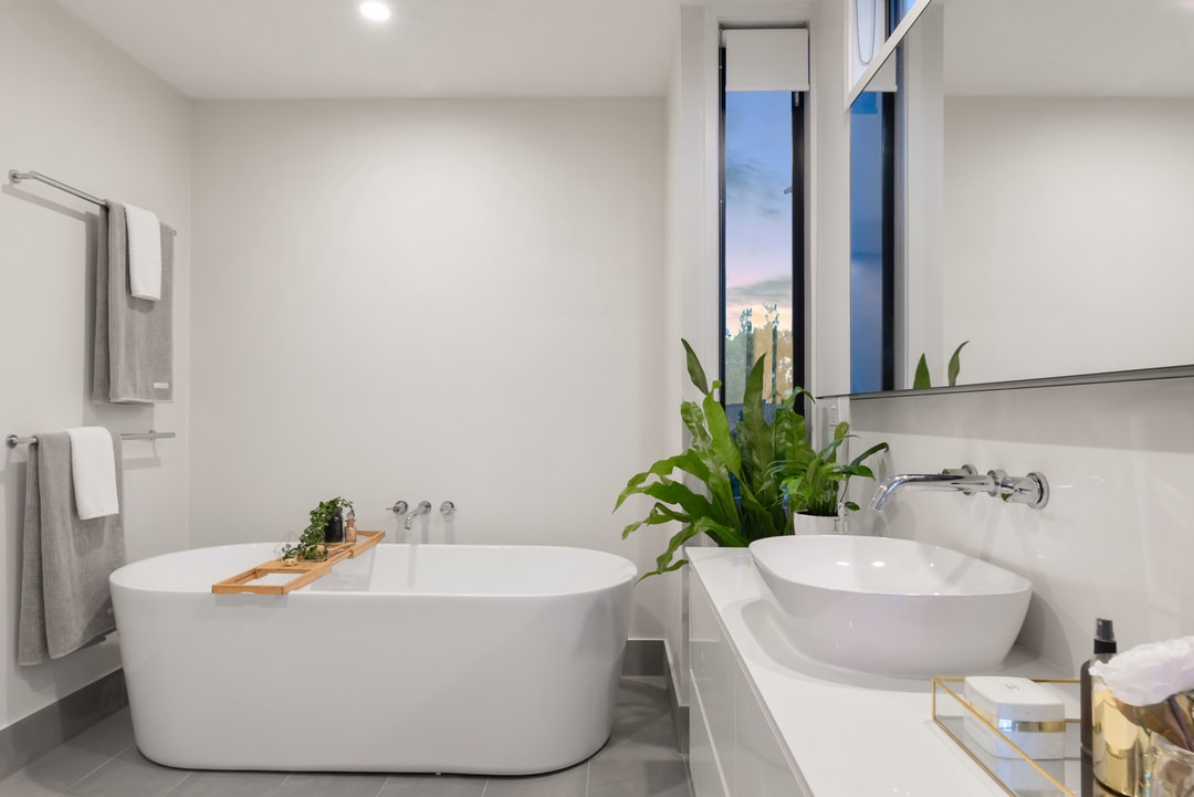pdccleaning's tweet photo. You don't have time to clean your bathroom, much less your entire house? We're here to save you some time and help you focus on other things. 

#bathroomdesign #interiorstyling #cleaningservices https://t.co/2IxmKnr3Cl