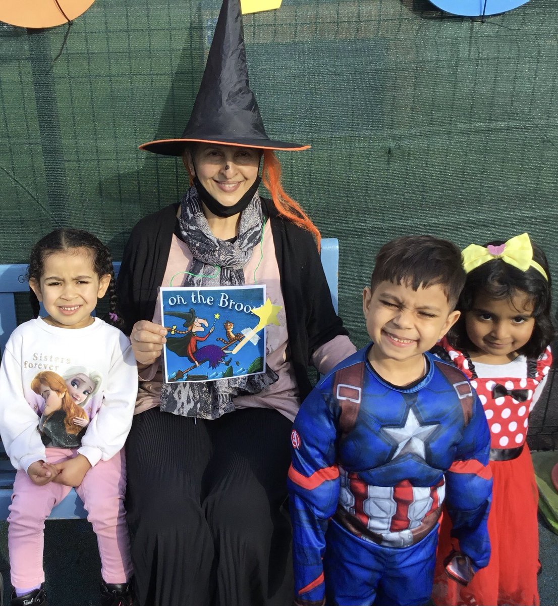 RedbridgePS's tweet photo. A great week of learning topped off with some amazing stories! What’s your favourite story?
#WorldBookDay #storytime https://t.co/0USs3zXNLK