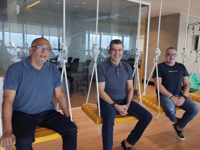 CAcomunicacaoON's tweet photo. Há 35 anos, Cassim Jordy editou o primeiro comercial de TV criado pela CA. Nesta... https://t.co/MDvdUrDrhI https://t.co/pyiGpNlRHR