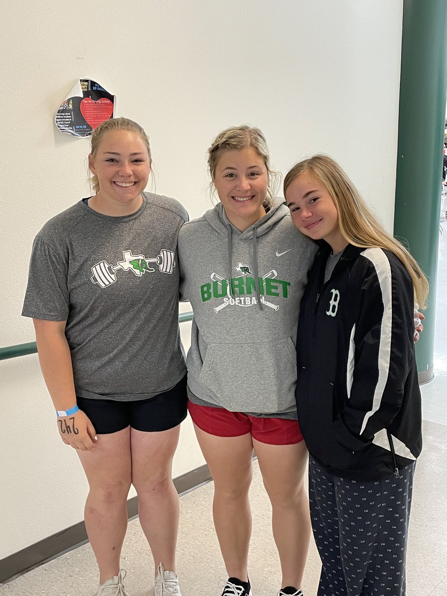 burnet_softball's tweet photo. Good luck to these 3 at regional powerlifting today! 💪🏼 https://t.co/o3J7KVA7q3