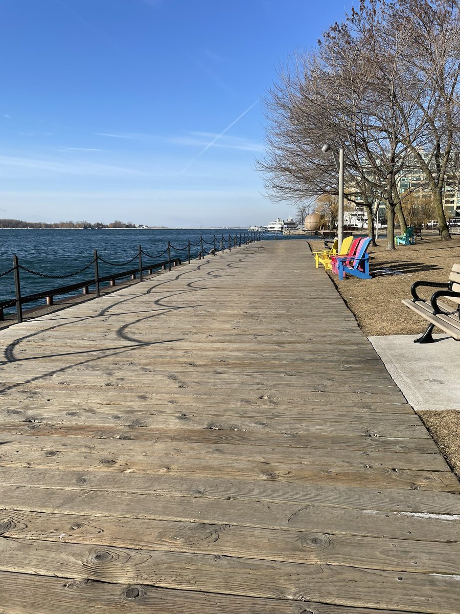 kclarke's tweet image. They tried to talk me out of it in the lobby of the hotel but I wouldn’t be stopped. I pretended it feels like +13C not -13 and got it done! #runnergirl #gazelleswhorun #coldAF