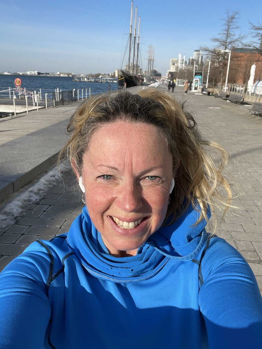 kclarke's tweet image. They tried to talk me out of it in the lobby of the hotel but I wouldn’t be stopped. I pretended it feels like +13C not -13 and got it done! #runnergirl #gazelleswhorun #coldAF