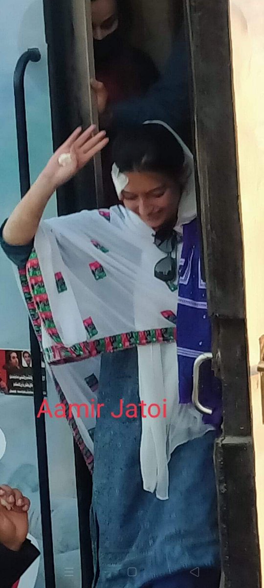ArfaBhutto786's tweet photo. بہادر ماں کی بہادر بیٹی۔ @AseefaBZ ❤ https://t.co/25aEXsHcSu