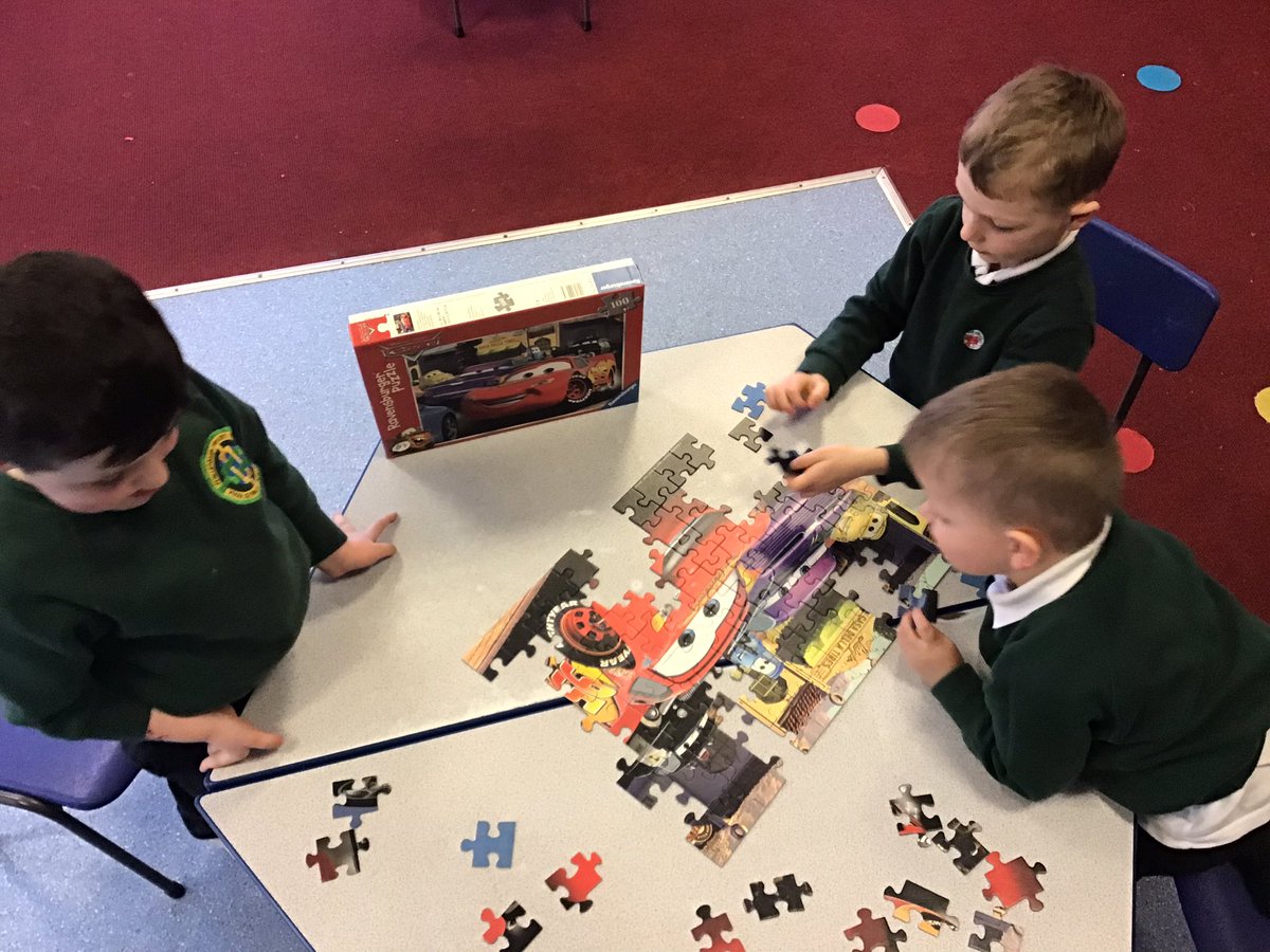 PenlW's tweet photo. Wow, busy working as a team 🤝 making a 100 piece jigsaw! 🧩 @PenllergaerP https://t.co/KPZurzyeQS