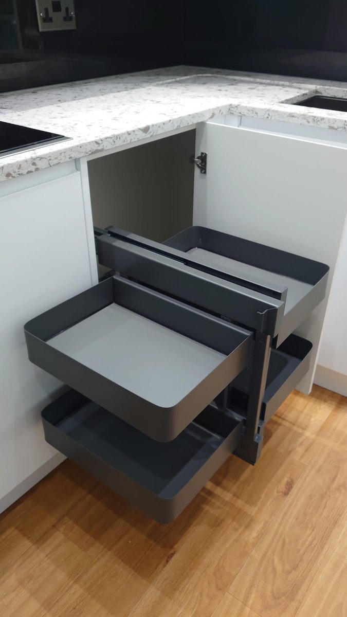 SCUniqueWoodSo1's tweet photo. Latest project completion  🧡🖤 @SCUniqueWoodSo1  latest project comprises of a High Gloss White Finger Pull Kitchen, installed with an exclusive magic corner.  The kitchen is complimented with BQS Siberia stone worktops fabricated by the exceptional #StoneWorx Feeling Inspired? https://t.co/0L7C3DAp9S