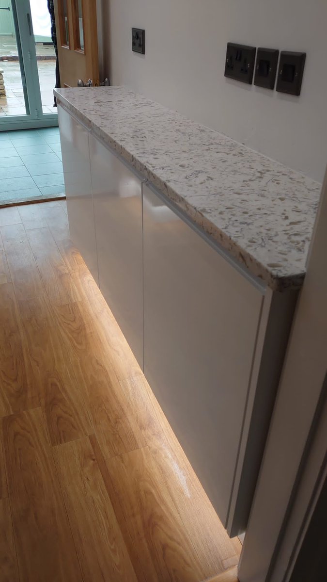 SCUniqueWoodSo1's tweet photo. Latest project completion  🧡🖤 @SCUniqueWoodSo1  latest project comprises of a High Gloss White Finger Pull Kitchen, installed with an exclusive magic corner.  The kitchen is complimented with BQS Siberia stone worktops fabricated by the exceptional #StoneWorx Feeling Inspired? https://t.co/0L7C3DAp9S