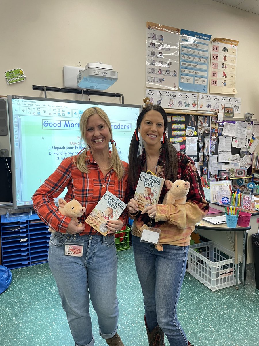 afischettinb's tweet photo. Dress up as your favorite book character day! What a fun day! #parpfun #welovebooks @NBUFSDPride @Martin_Avenue https://t.co/3S8EnsFAm5
