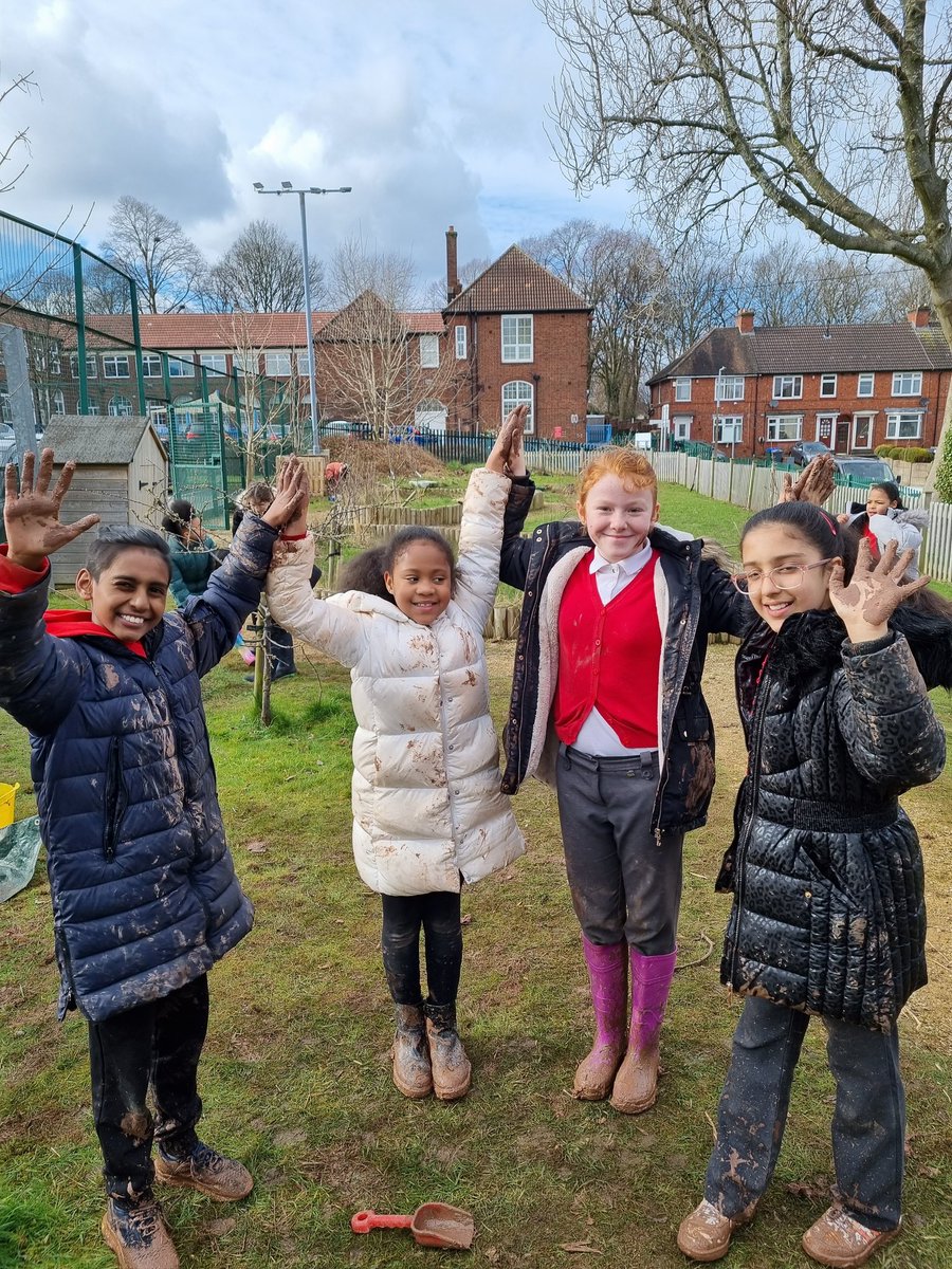 Goodall_Miss's tweet photo. Round 2 in the garden. Creating walls, planting willow trees and getting muddy! @UplandsManor https://t.co/7bg0WSmTaY
