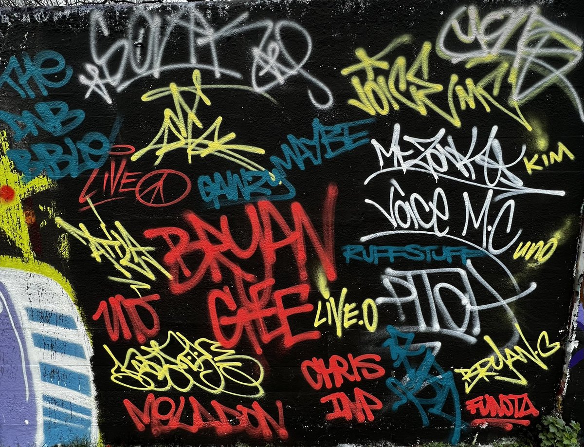Voice_MC's tweet photo. 3. #forSkibadee Crystal Palace Skate Park. Art by Atila the One, Astek, Zonk DDS, Soak, Ryde, Joel #ripSkibadee #Skibadee #McSkibadee #SkibadeeMC https://t.co/HbEJKeIbUx