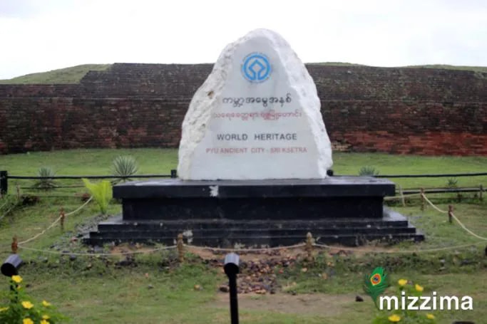 MizzimaNews's tweet photo. ပြည်မြို့တွင် ရှေ့ဟောင်းဇုန်နှင့် မလွတ်ကင်းဟုဆိုကာ အိမ်များကို ဘူဒိုဇာဖြင့် စစ်ကောင်စီဖျက်ဆီး

Read More | https://t.co/P70hspZ4sT

#ပြည်မြို့
#ရှေးဟောင်းဇုန်
#အိမ်များ အဖြိုခံရ
#MizzimaTV https://t.co/diArD03JDa