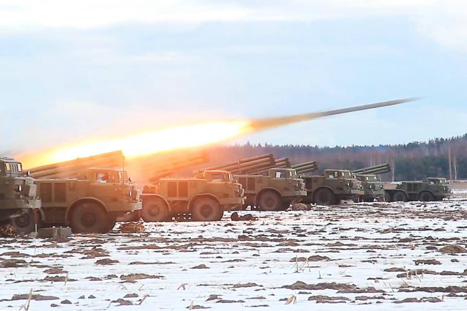 LongoRosario's tweet photo. "Io non so con quali armi sarà combattuta la terza guerra mondiale, ma so che la quarta sarà combattuta con pietre e bastoni." 
-Albert Einstein. 
#Ukraine #russianinvasion #StandWithUkraine #UkraineRussianWar #RussiaInvadedUkraine #russianukraineconflict https://t.co/VHZPXOgKov