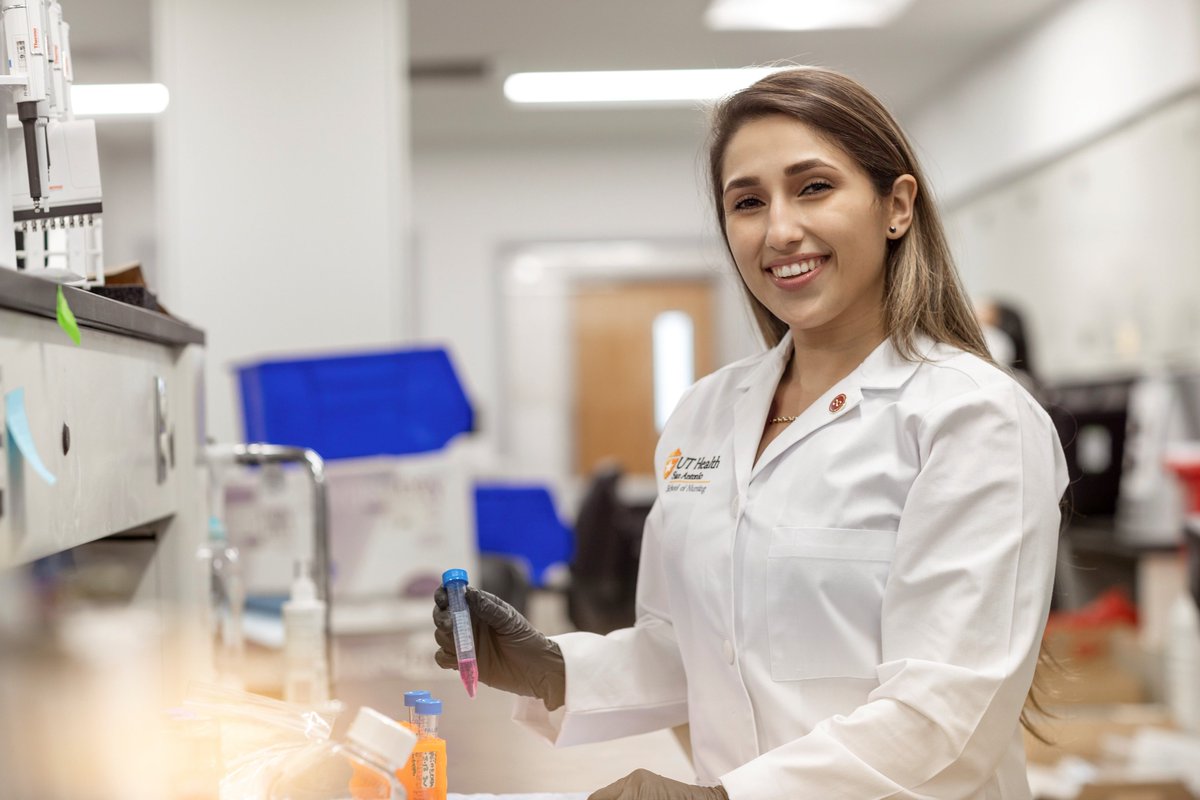 DarpanPatelPhD's tweet photo. Celebrating the women of the lab that are making history everyday! #WomenInScience #WomensHistoryMonth #WomenInSTEM https://t.co/IyMi2BvKUR